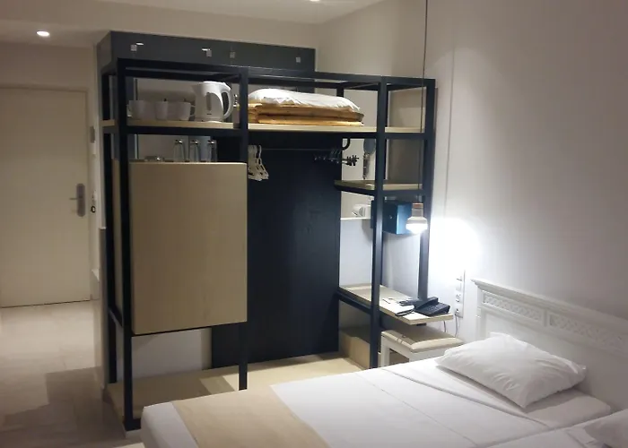 Dimitrios Adults Friendly 14